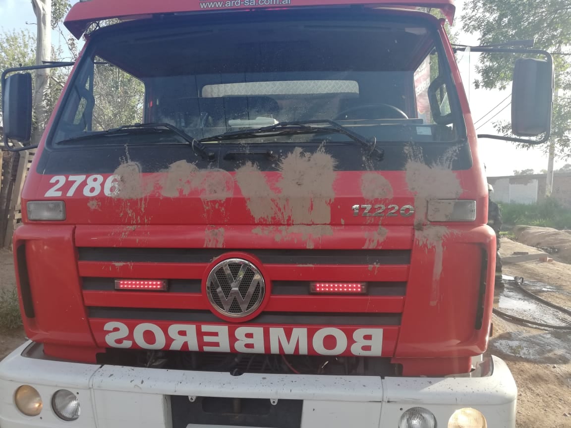 Ocho viviendas fueron destruidas por un incendio.