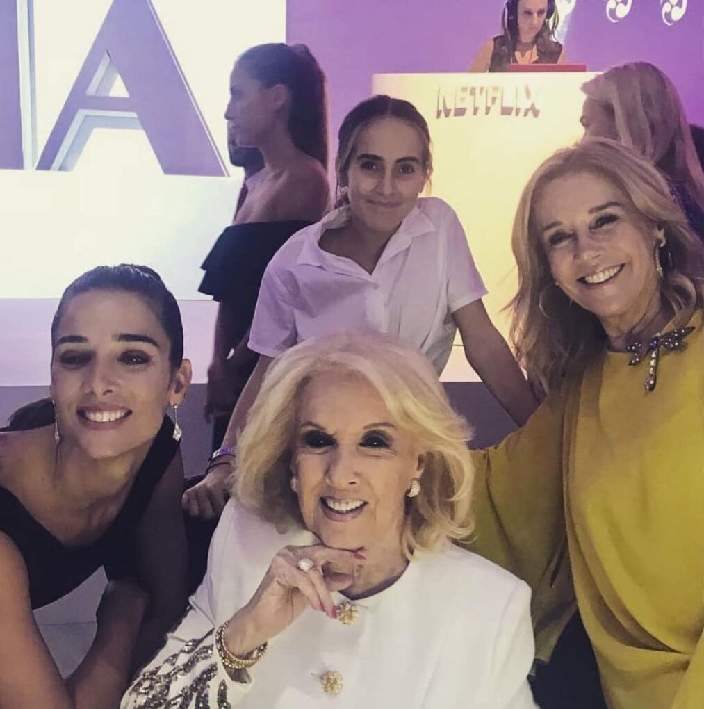 Ámbar, en una foto de archivo, junto a Mirtha, Marcela y Juana