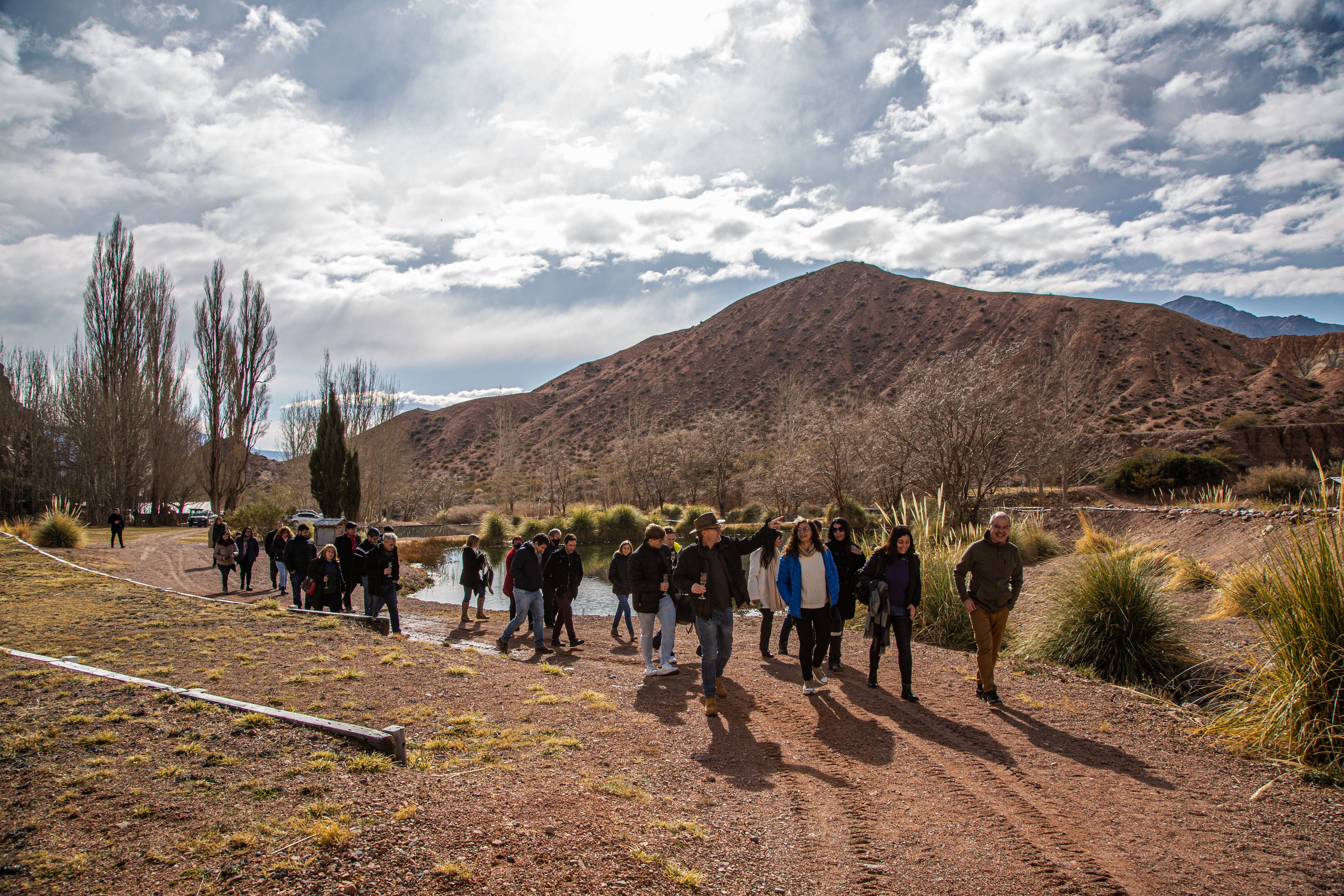 El Gourmet y Jeff Mausbach en un recorrido por la estancia