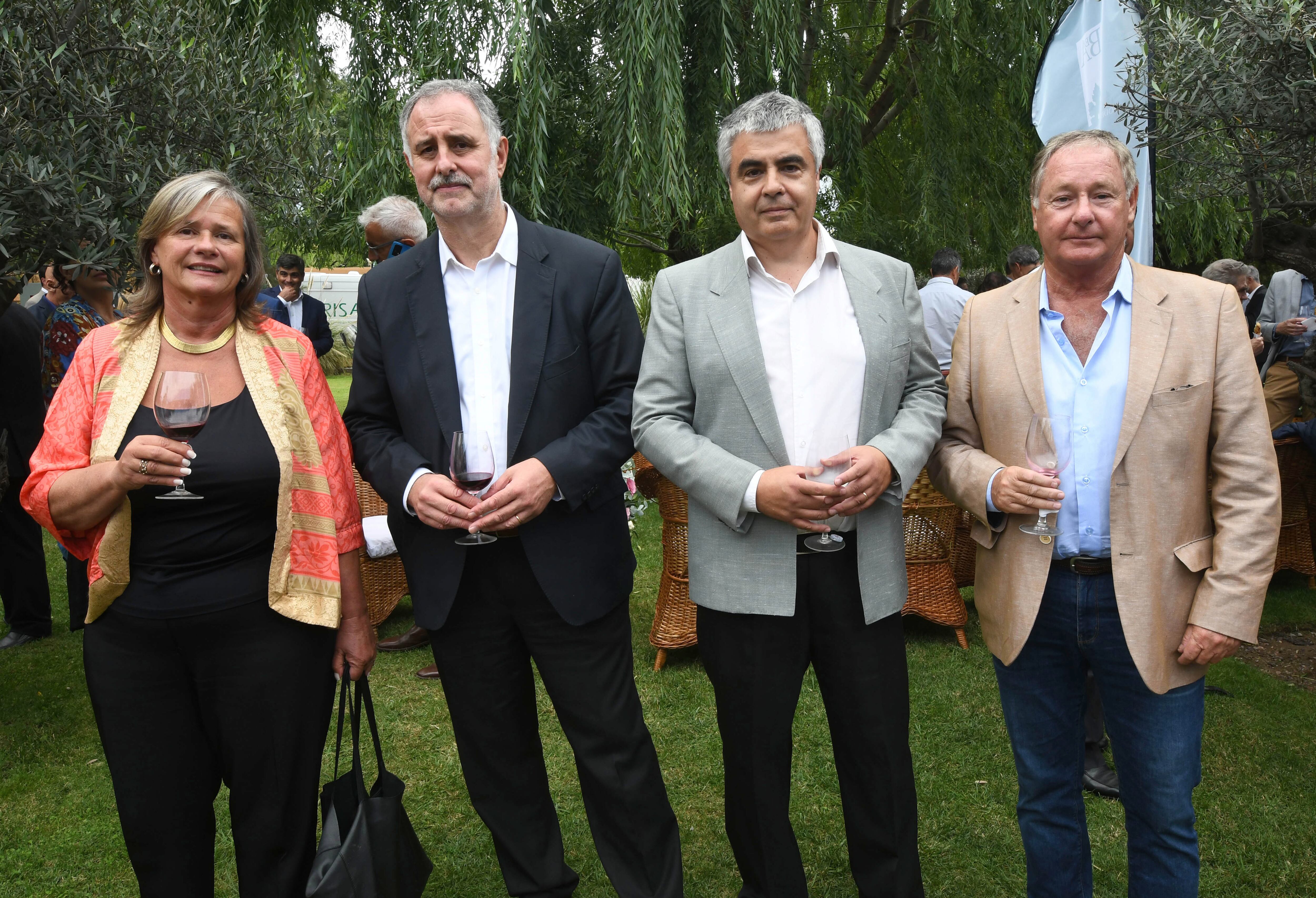 Patricia Ortiz, Presidenta de Bodegas de Argentina, Milton Kuret, Raul Pedone y Daniel Estrella.
 Foto: José Gutiérrez  / Los Andes  