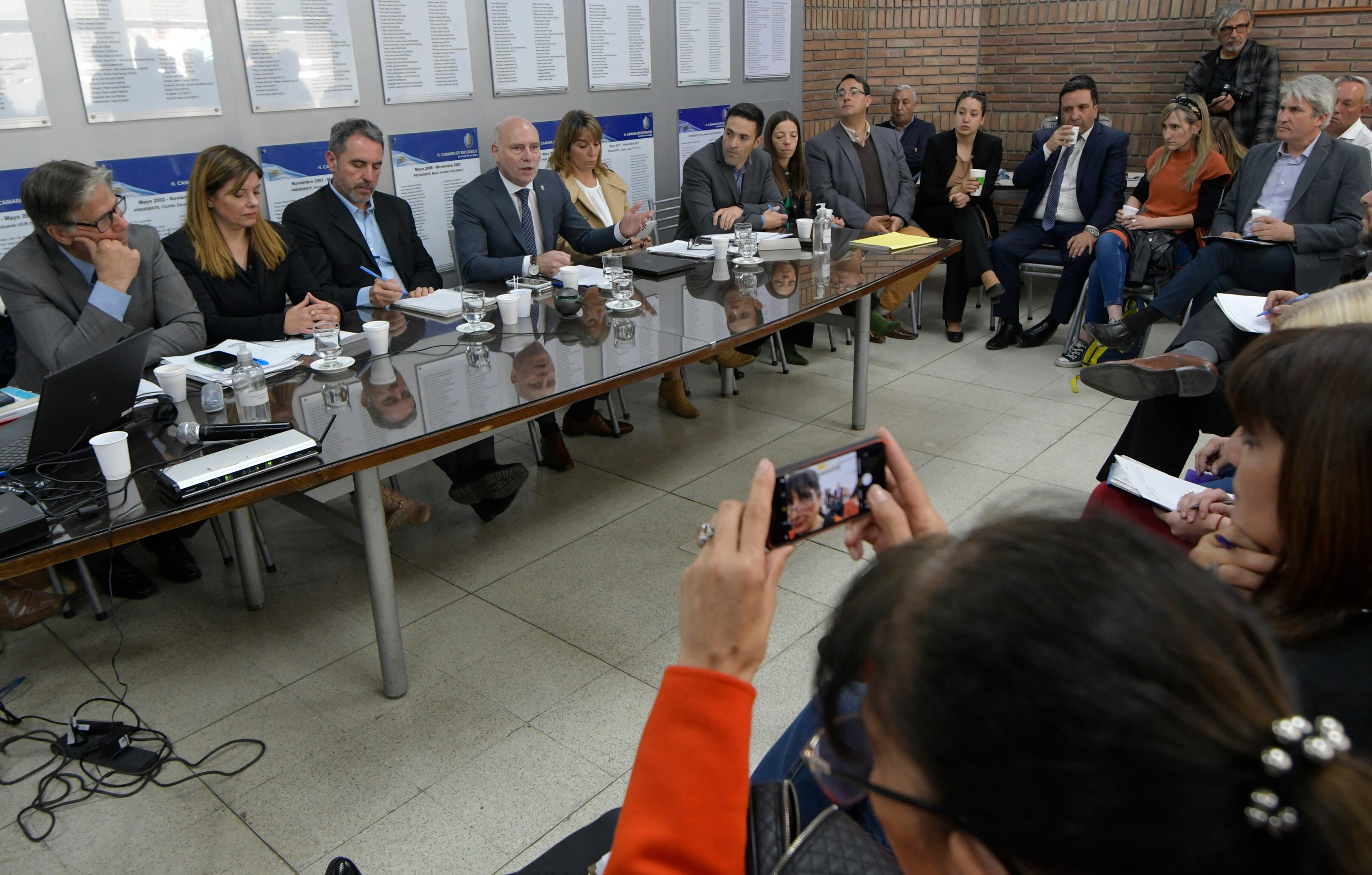 En el anexo de la Cámara de Diputados se reúnen las comisiones y se expuso el proyecto para reformar el funcionamiento de la Suprema Corte de Justicia. Foto: Orlando Pelichotti
