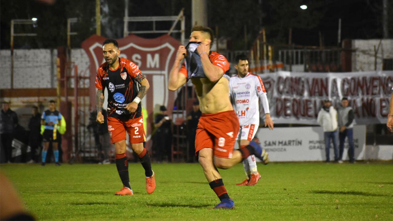 AC San Martín vs Huracán Las Heras
Foto: Emanuel Videla