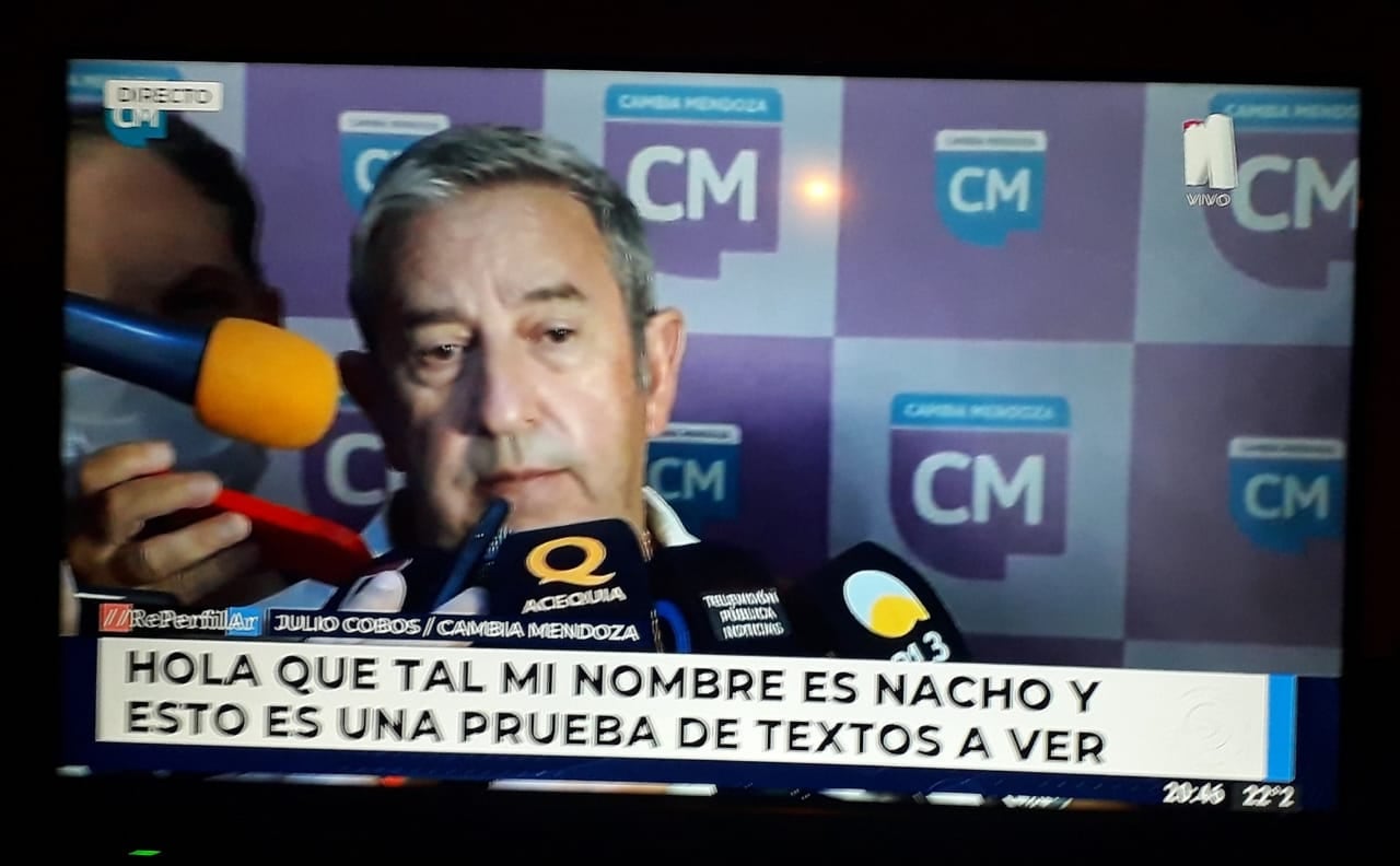 El simpático blooper en el graph de un canal de Buenos Aires mientras hablaba Cobos en vivo. Foto: Captura web.