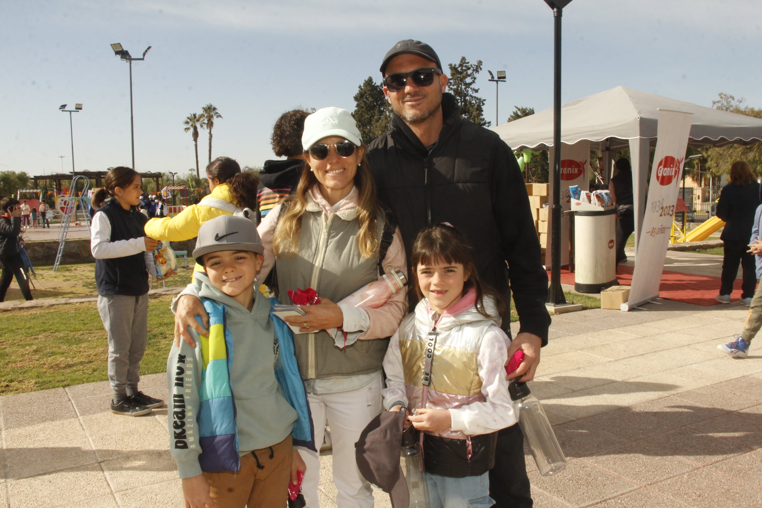 Sabrina Inchauspe, Álvaro, Alfonso y Clementina Puebla.