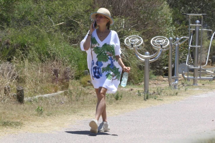 Ámbar de Benedictis usó un look hippie en Punta del Este