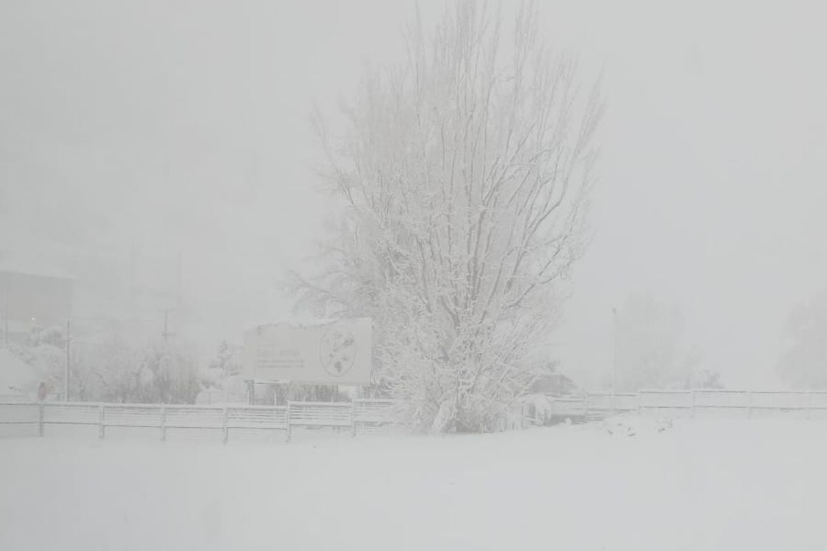 fuerte temporal de nieve y viento en Alta Montaña