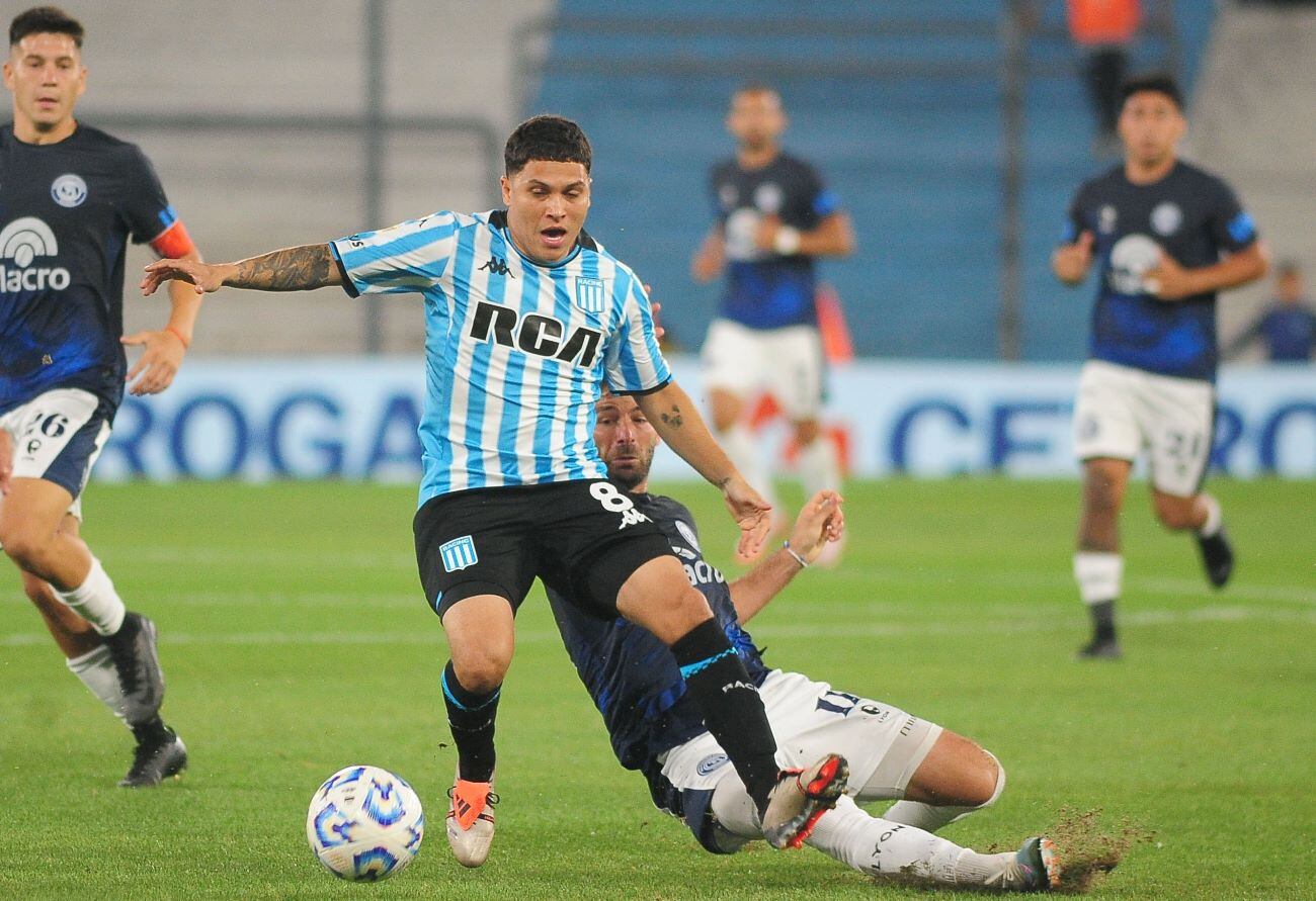 Racing Club empató 1-1 ante Independiente Rivadavia por la jornada 22 de la Liga Profesional. (Fotobaires)