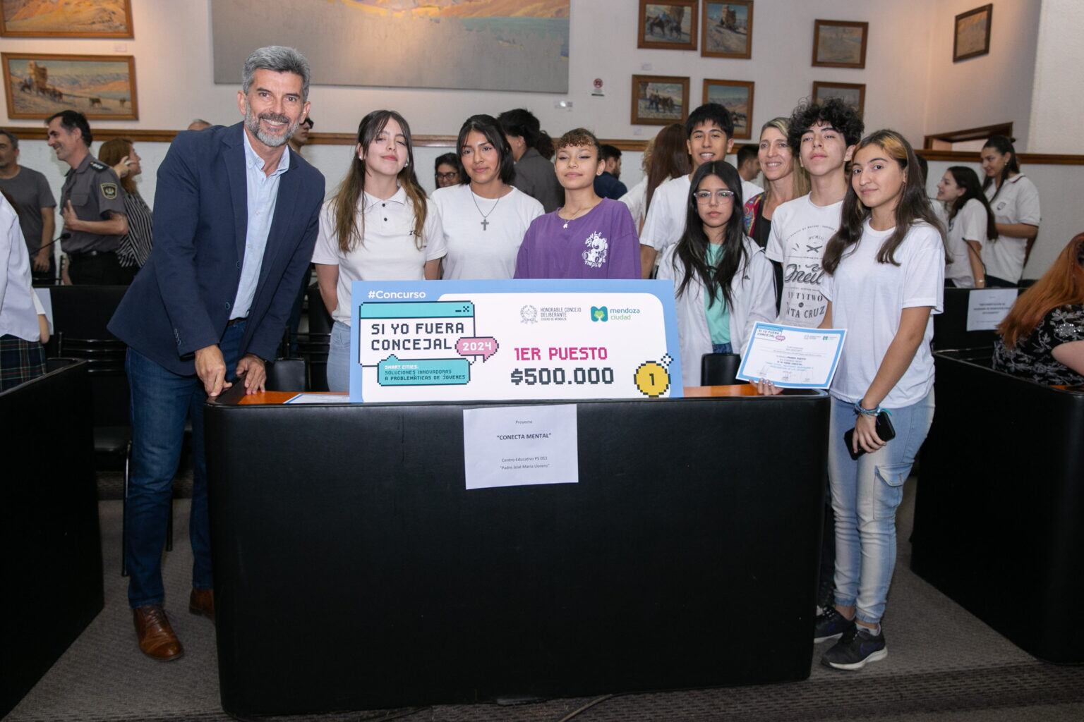 El intendente Ulpiano Suarez participó de la premiación a los ganadores del concurso municipal “Si yo fuera concejal”