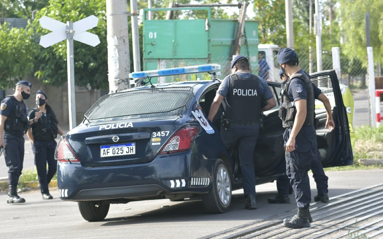 Policías que trabajaron en el homicidio. / Orlando Pelichotti.