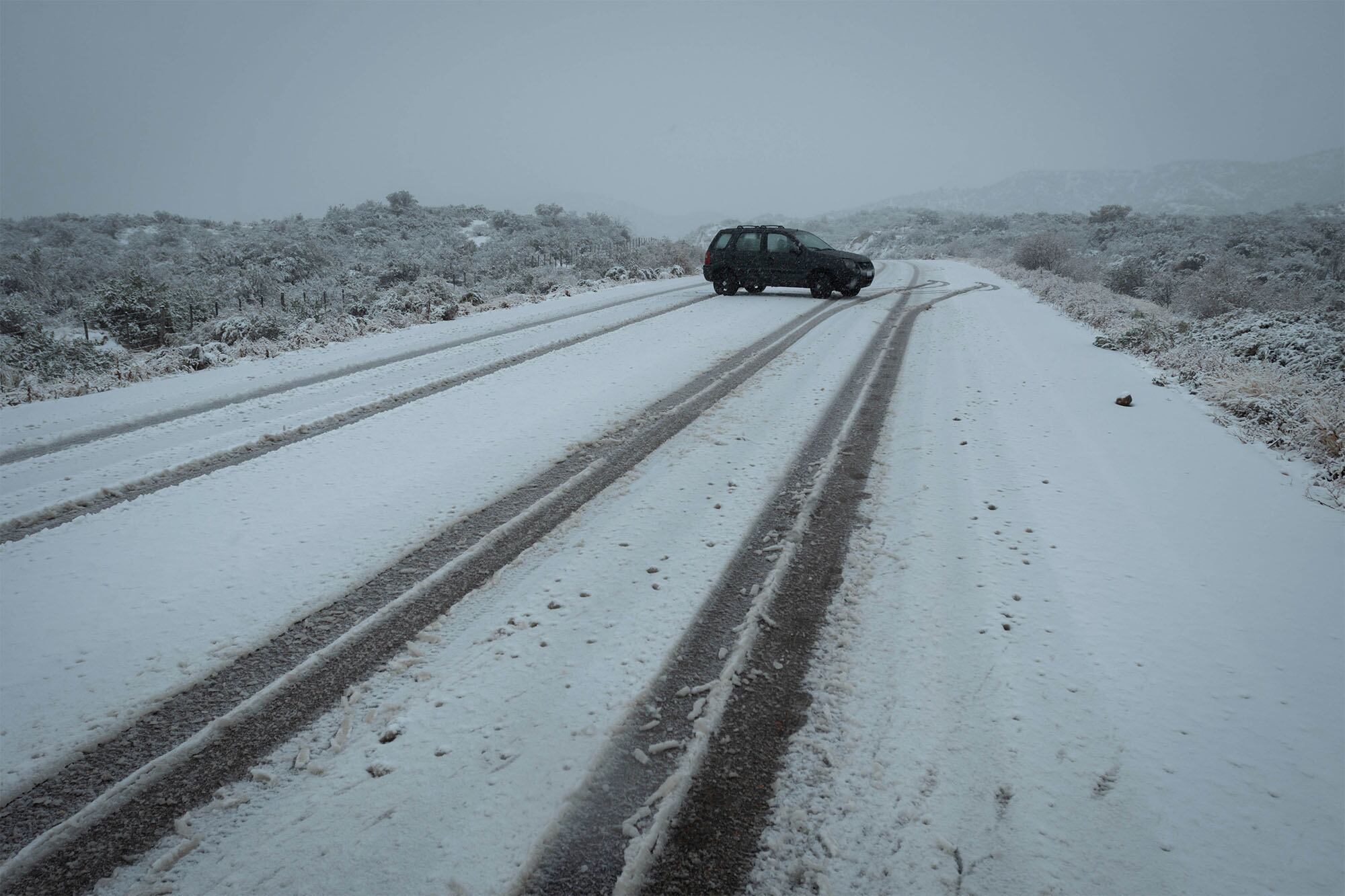 Cortaron la ruta 86 por las intensas nevadas que une San José con Ugarteche.