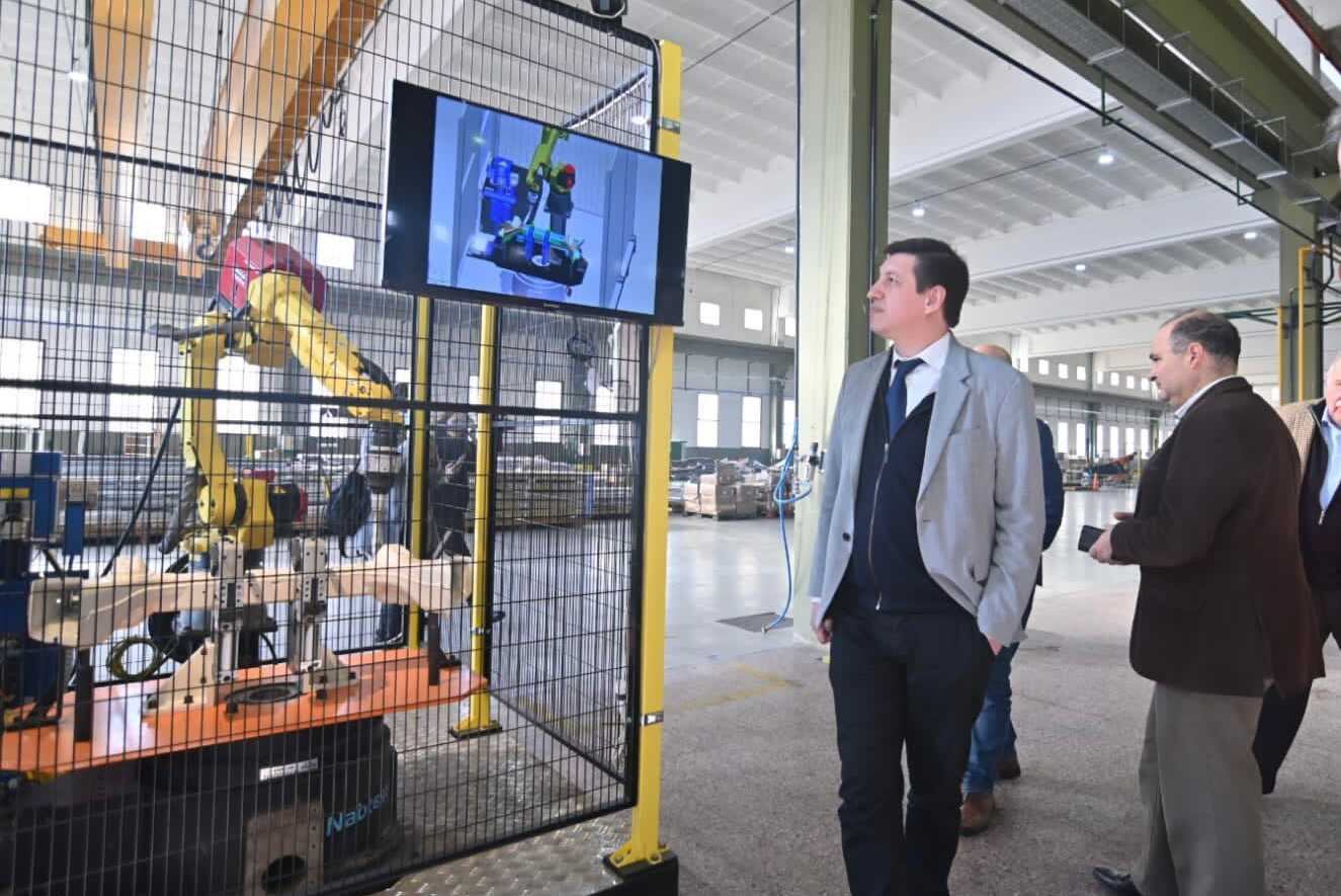 Fernando Peirano recorrió empresas de Córdoba que trabajan con la Agencia I+D+i, desarrollando tecnología e innovación. (Gentileza Prensa Agencia I+D+i)