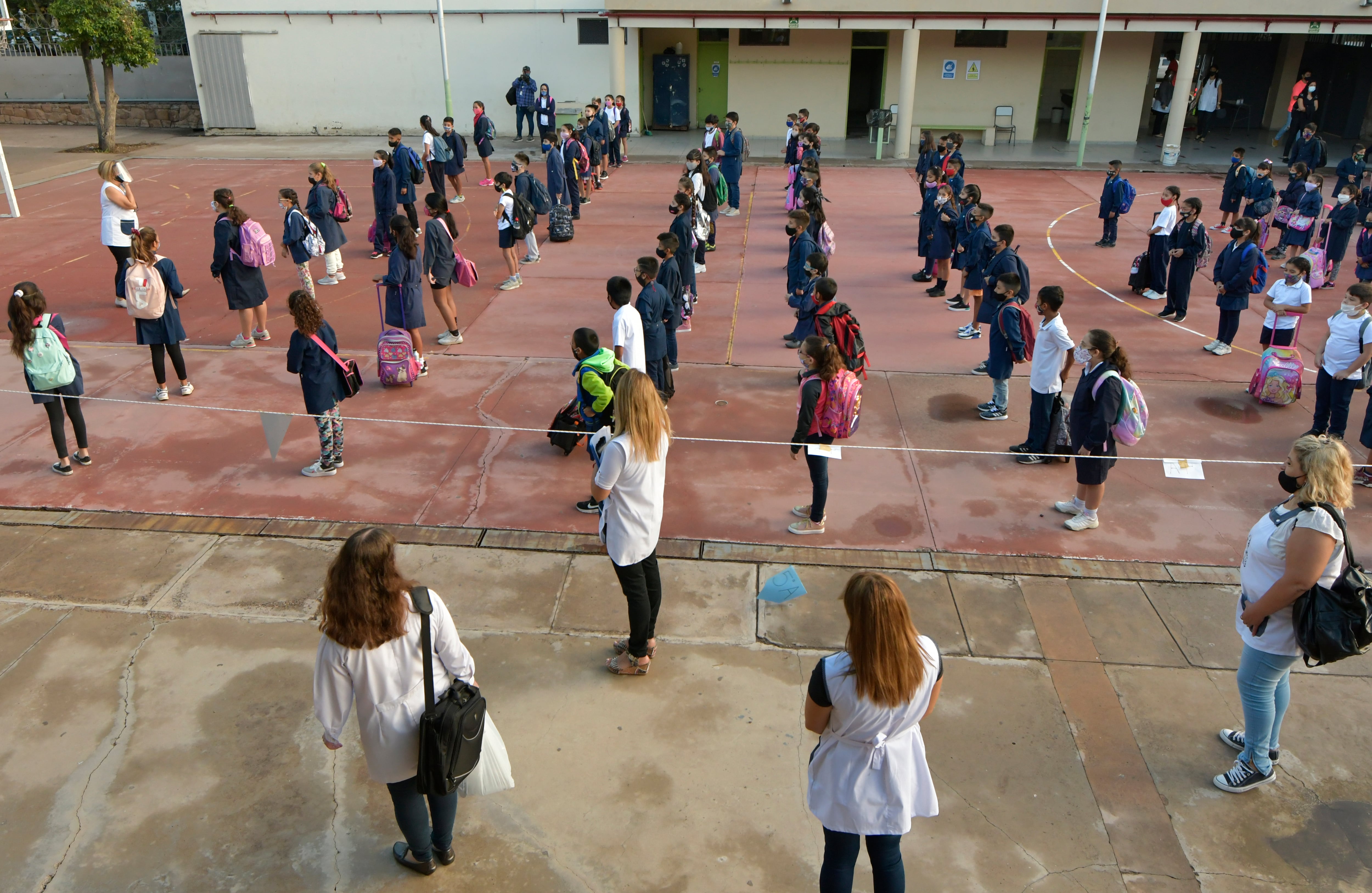 Las clases siguen de manera presencial en Mendoza, salvo nivel superior con virtualidad en teóricos - 