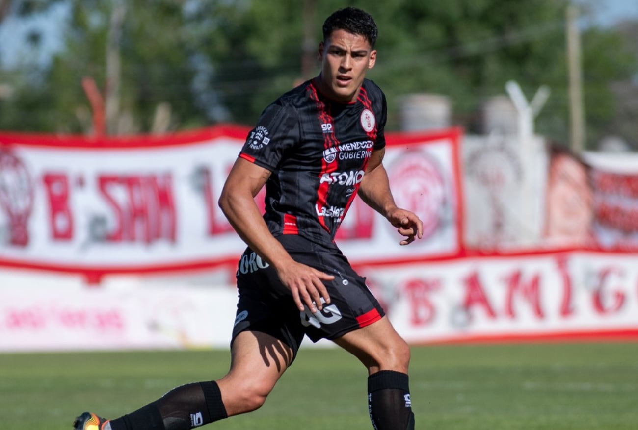 Huracán juega en Córdoba ante Argentino. / Foto: Prensa HLH