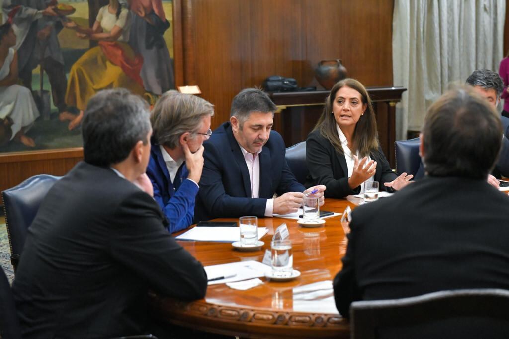 El Fondo para el Desarrollo del Enoturismo (FDE) se lanzó con la firma del ministro de Economía de la Nación, Sergio Massa, del secretario de Agricultura de la Nación, Juan José Bahillo, y del presidente de COVIAR, Mario González. Foto: Gentileza