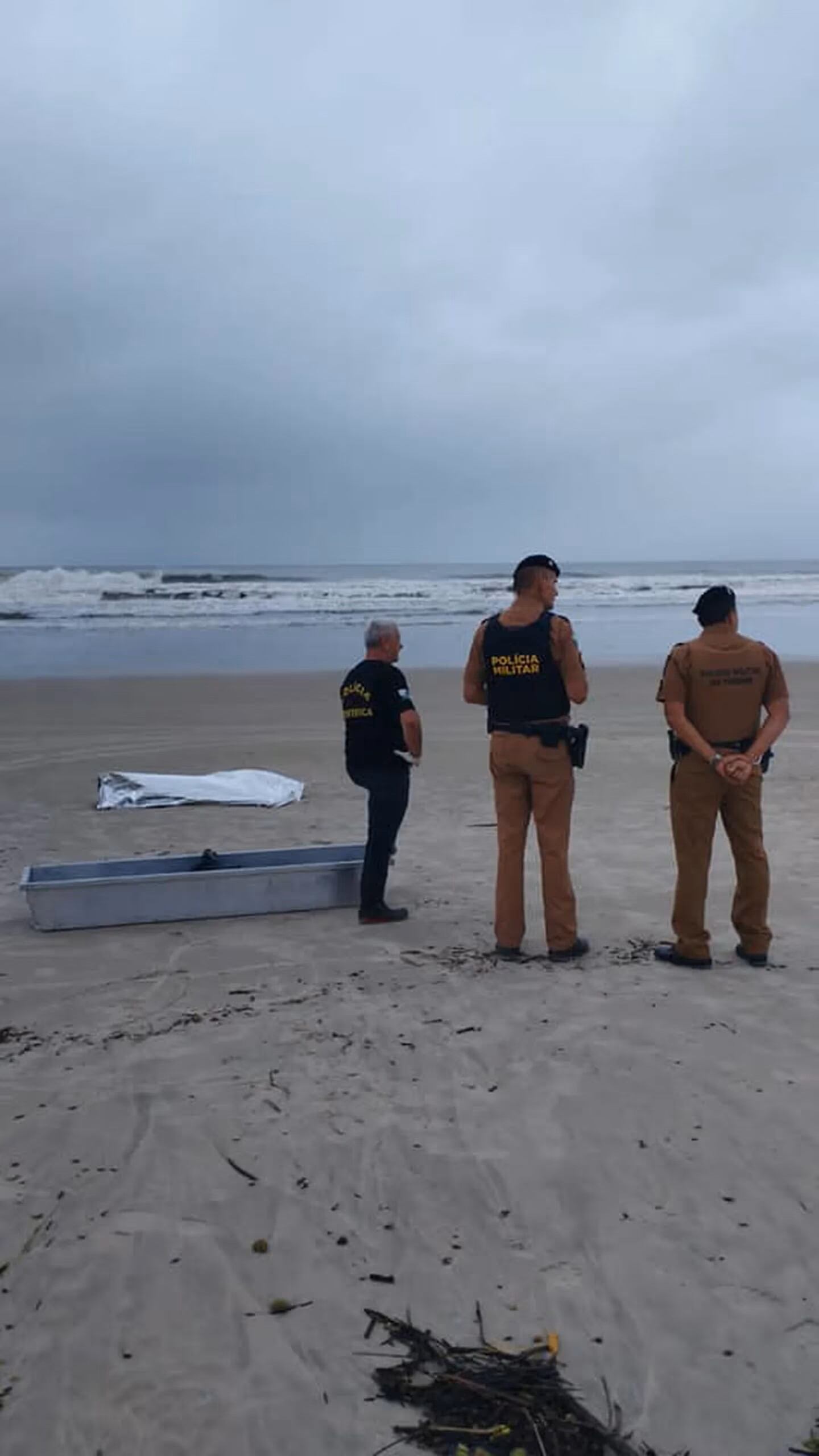 El cuerpo de Octavio Iván Becerra fue encontrado a pocos metros del mar. Foto: Facebook/Marcos Chagas Pontal.