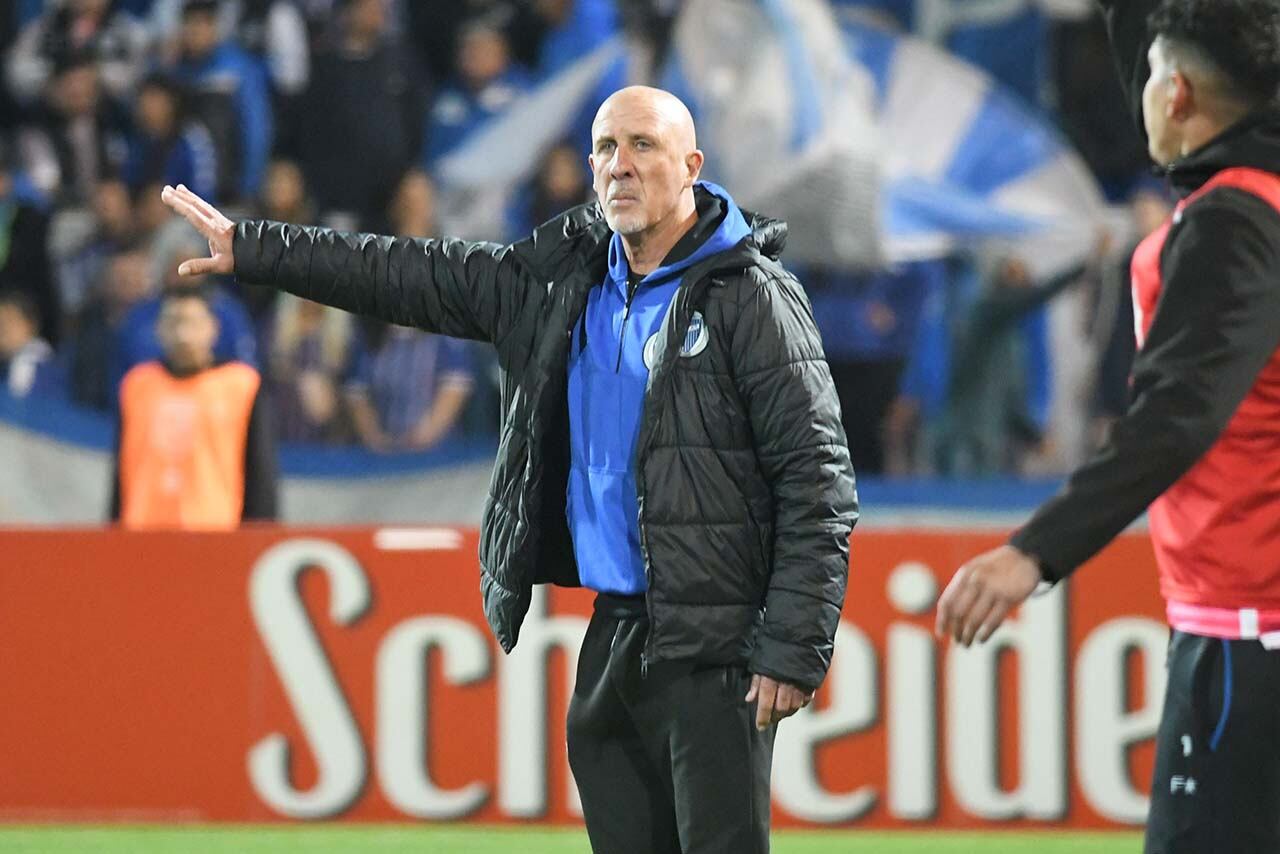 Liga Profesional de Fútbol Godoy Cruz Antonio Tomba vs. Racing de Avellaneda, en el estadio Malvinas Argentinas
Daniel Oldrá Director Técnico de Godoy Cruz
Foto: José Gutierrez / Los Andes 
