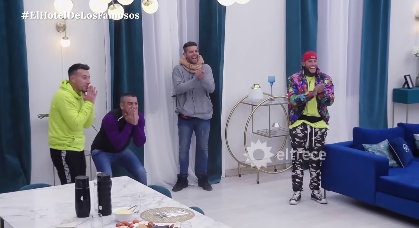 La reacción de los chicos cuando llegaron Pampita y Ana al hotel (Captura de pantalla)