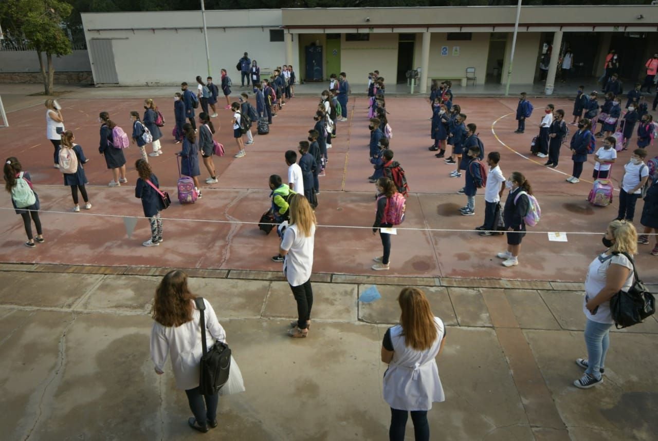 Mendoza protagonizó el regreso a las aulas de miles de estudiantes. / Orlando Pelichotti 