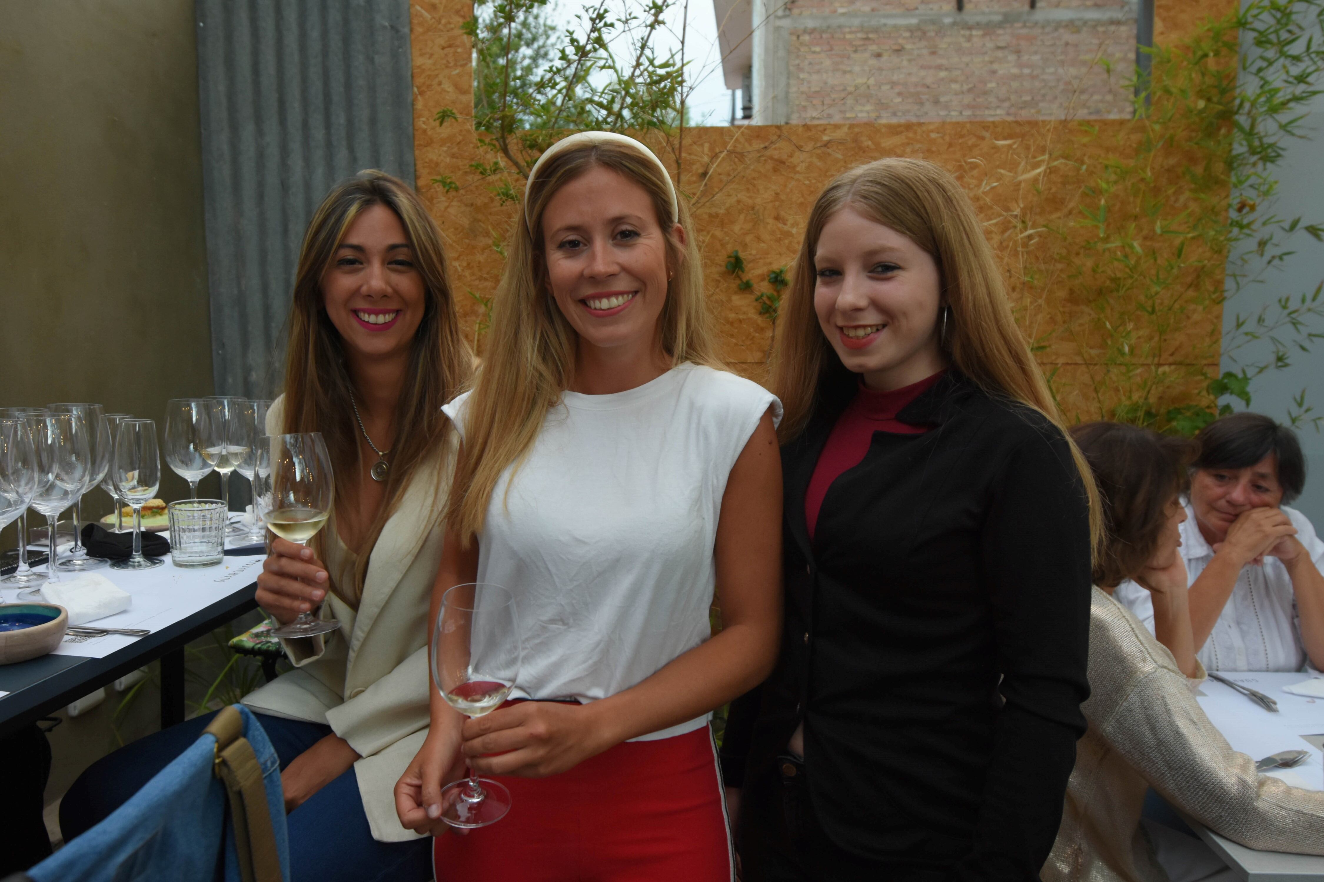 Melina Masiero, Valentina Rodríguez y Ana Paula Aguirre. -  José Gutiérrez / Los Andes