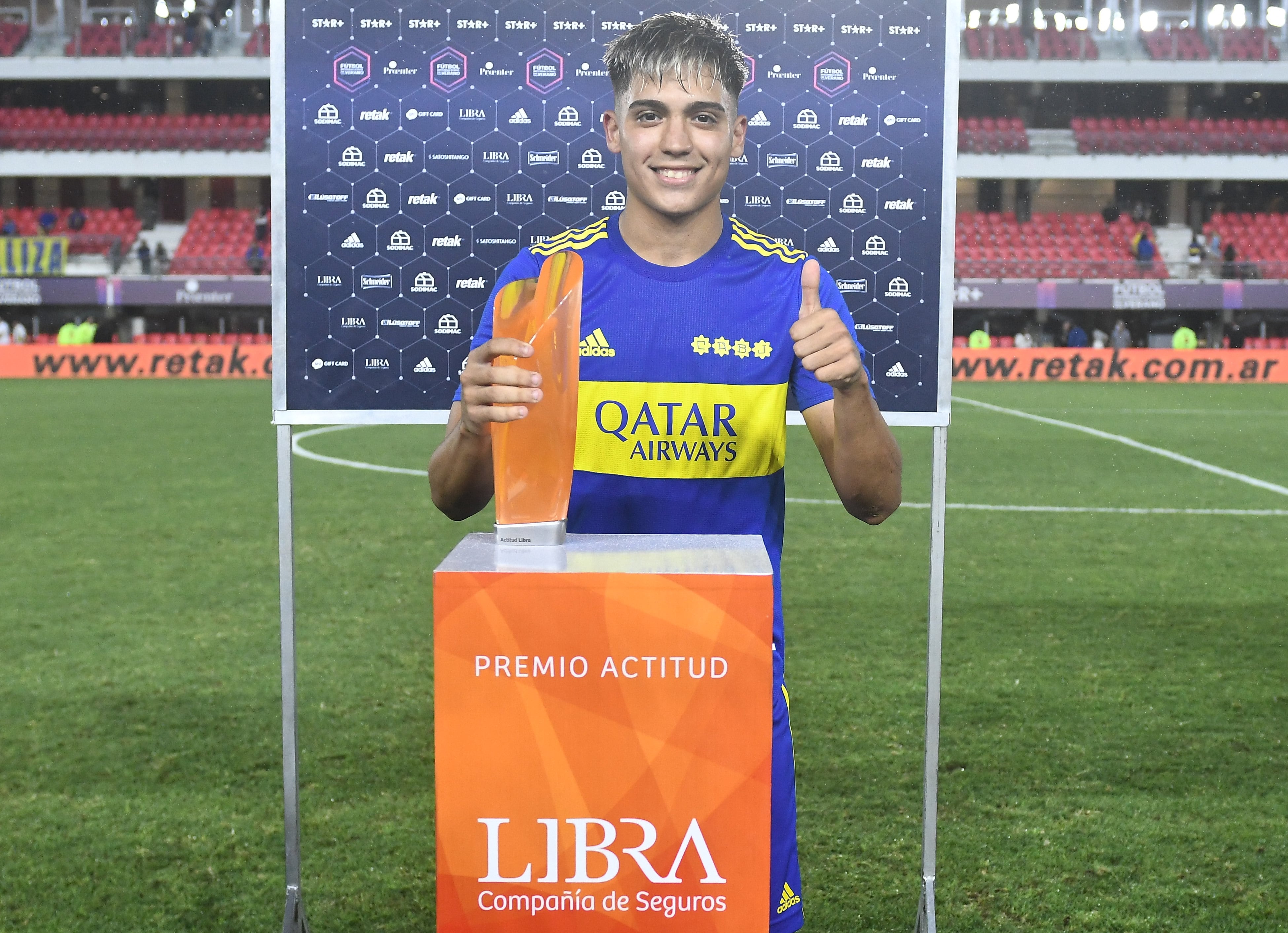 Exequiel Zeballos, el jugador destacado del partido entre Boca y Colo Colo.