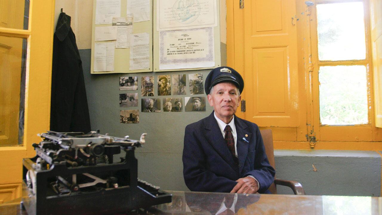 Néstor Flores inauguró en 2004 en la localidad de Las Compuertas un museo ferroviario. Foto: Archivo Los Andes
