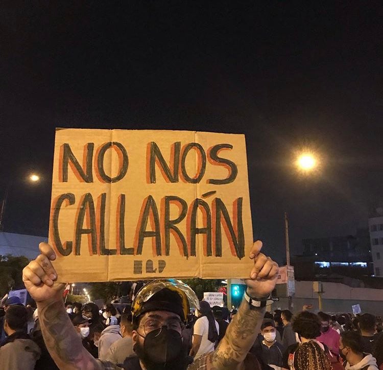 Protestas para que renuncie el presidente interino. Muertos, heridos y desaparecidos.