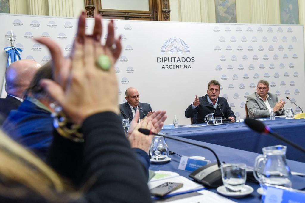 El presidente de la Cámara de Diputados recibió a organizaciones de familiares y víctimas de siniestros viales.