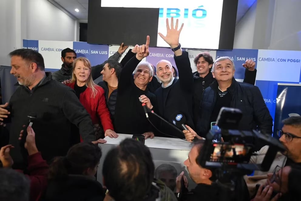 Poggi festejó junto a Horacio Rodríguez Larreta, Gerardo Morales, Martín Lousteau y Margarita Stolbizer.