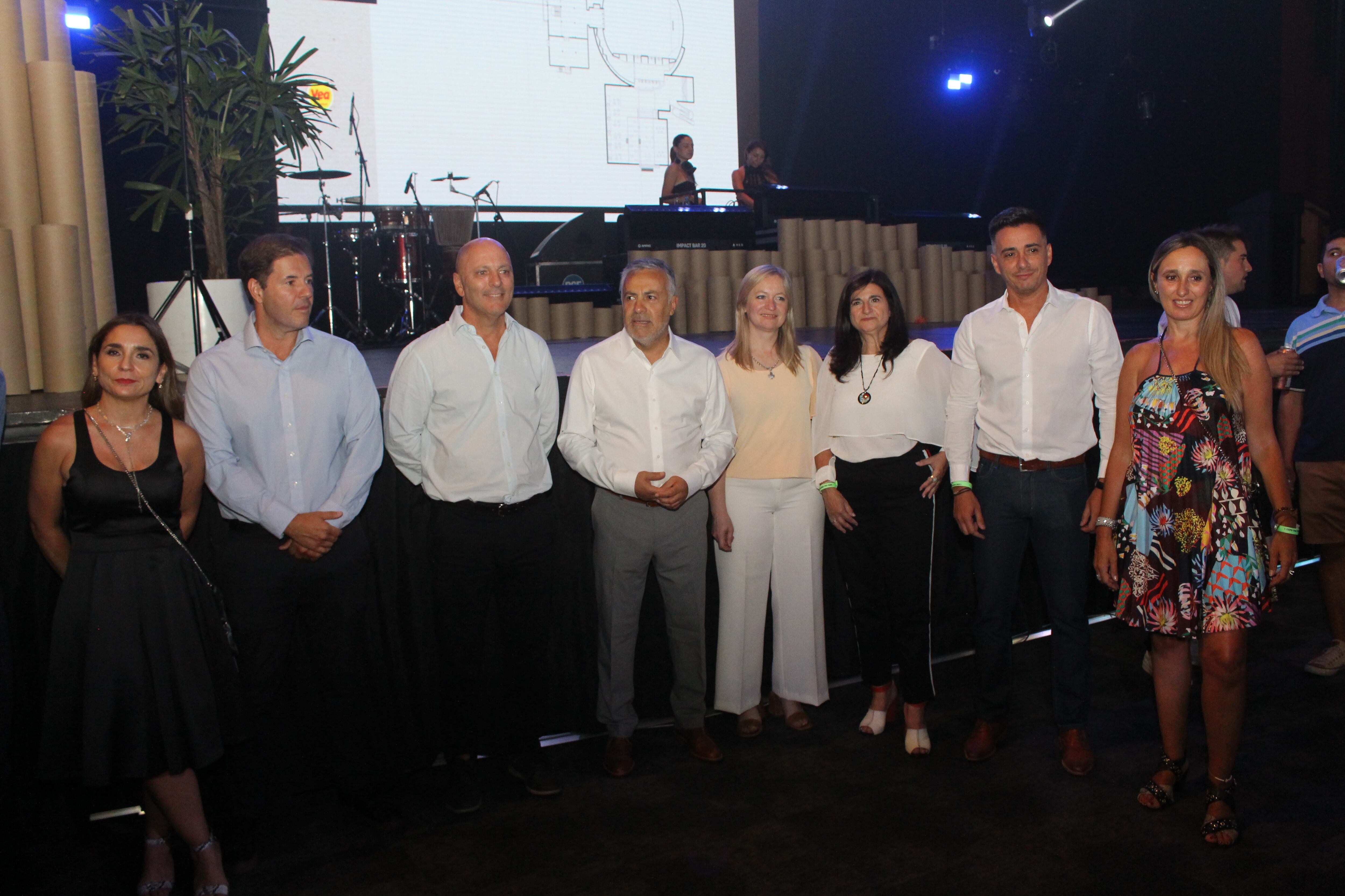 Claudia Abraham, Alejandro Arruiz, Alfredo Cornejo, Hebe Casado,  Gabriela Testa, Marcos Calvente y Hebe Bayona.