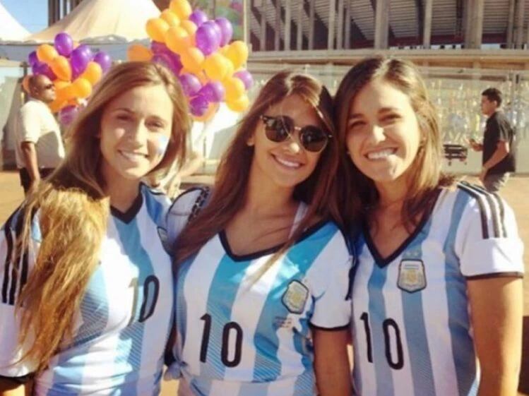 Carla, Antonela y Paula, las hermanas Roccuzzo