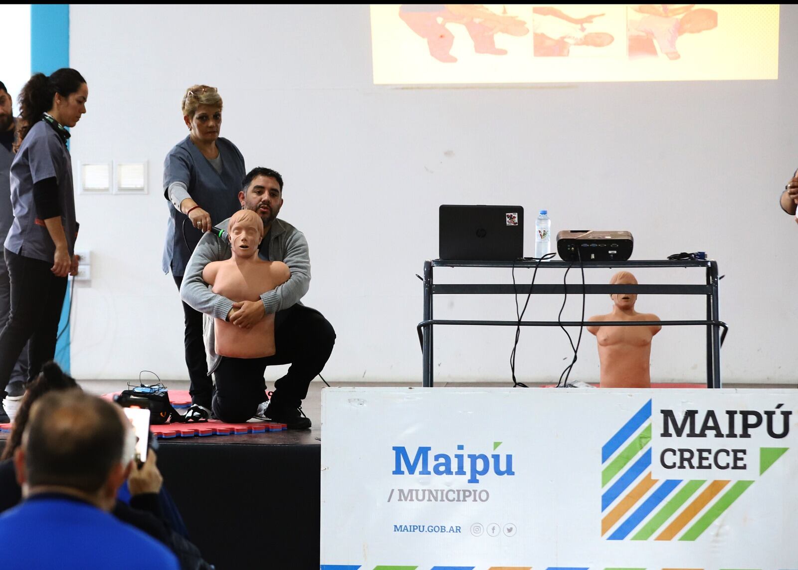 Maipú Municipio capacita a personal turístico en primeros auxilios.