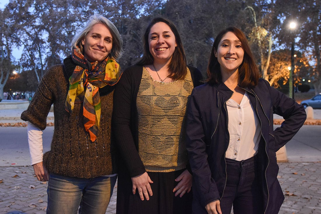 Alita Gómez, Jesica Ibaceta, Silvina Funes, amigas y comerciantes, dueñas de Tienyasustentable.com. Foto: Mariana Villa / Los Andes