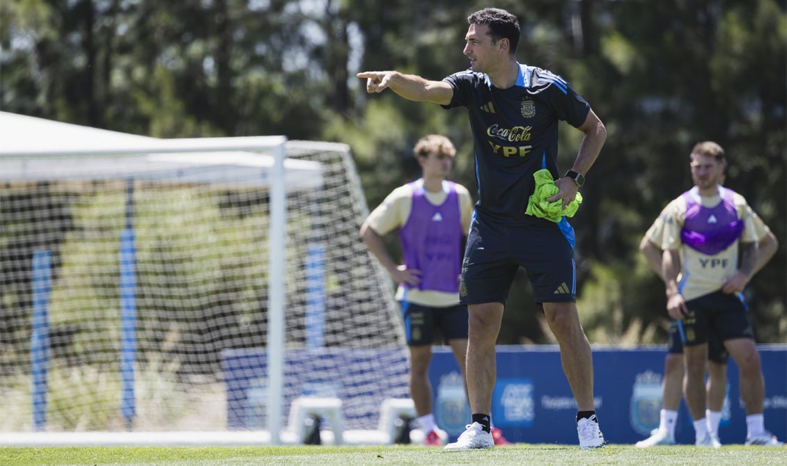 Scaloni tiene pocas dudas para jugar en Paraguay (Foto: Prensa AFA).