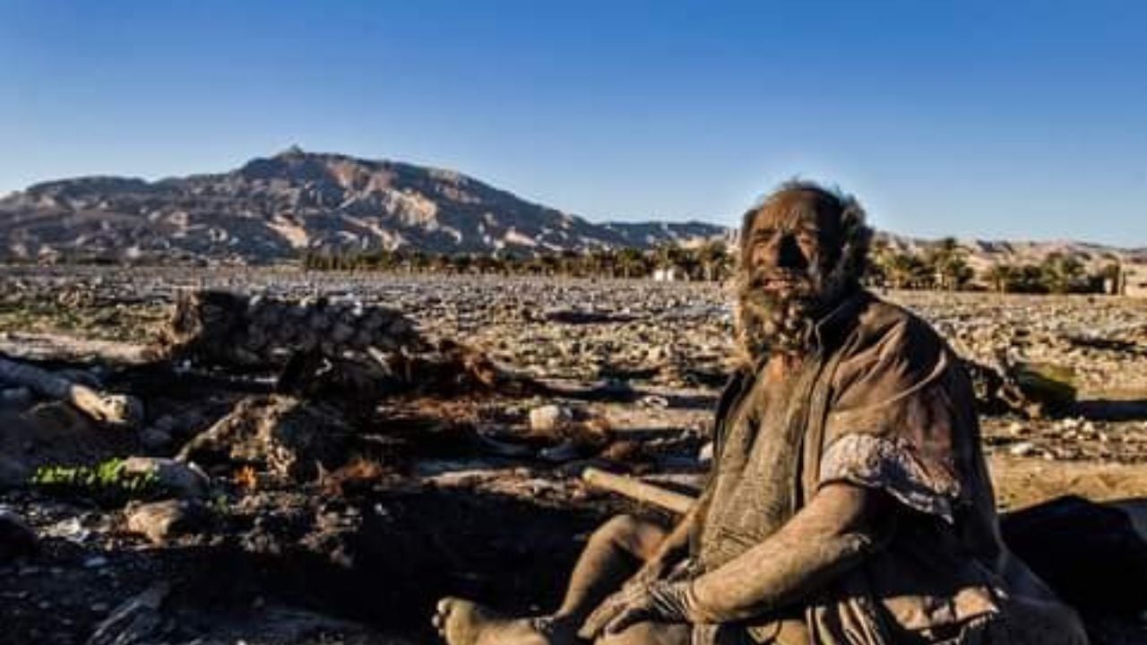 Murió el “Hombre más Sucio del Mundo” a sus 94 años: no se bañó en medio siglo.