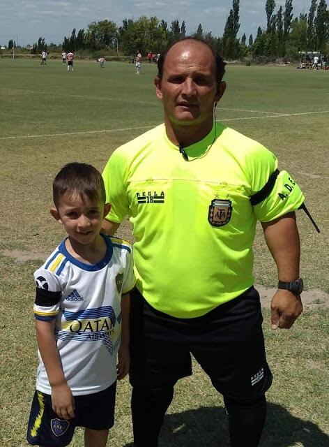 Amor eterno. Claudio posa antes de un partido junto a su hijo Brian.