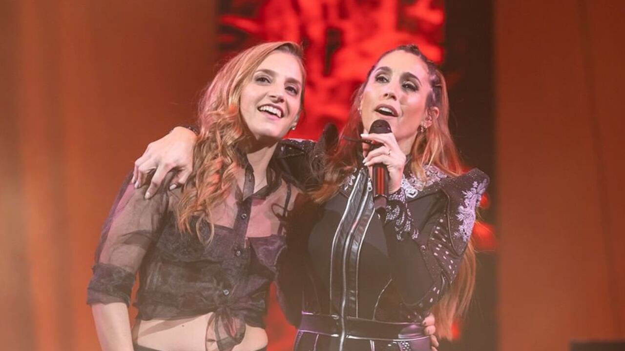 Natalia Pastorutti a dueto con Soledad.