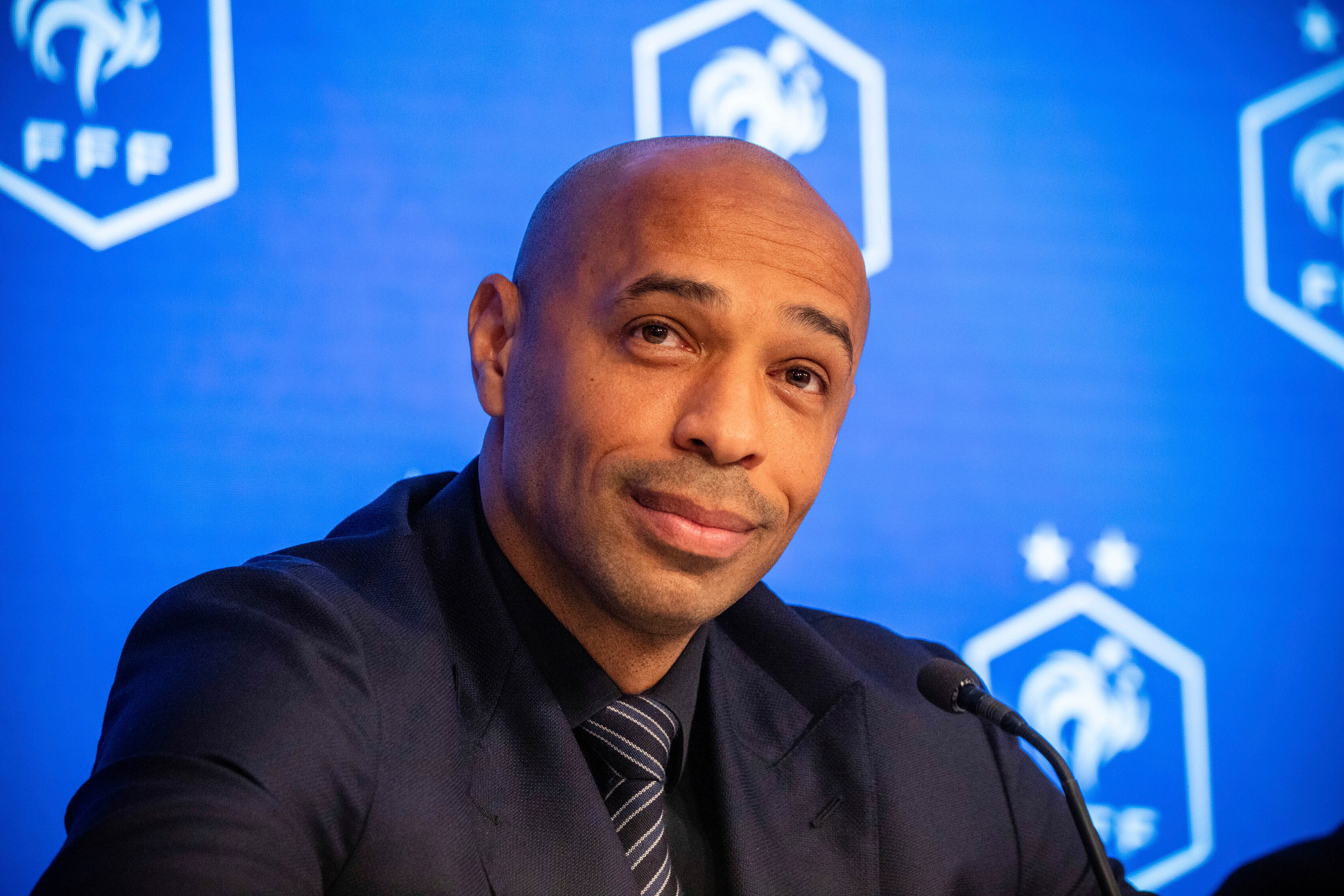 ARCHIVO - Thierry Henry durante una rueda de prensa en París, el 29 de agosto de 2023. (AP Fto/Sophie García, archivo)