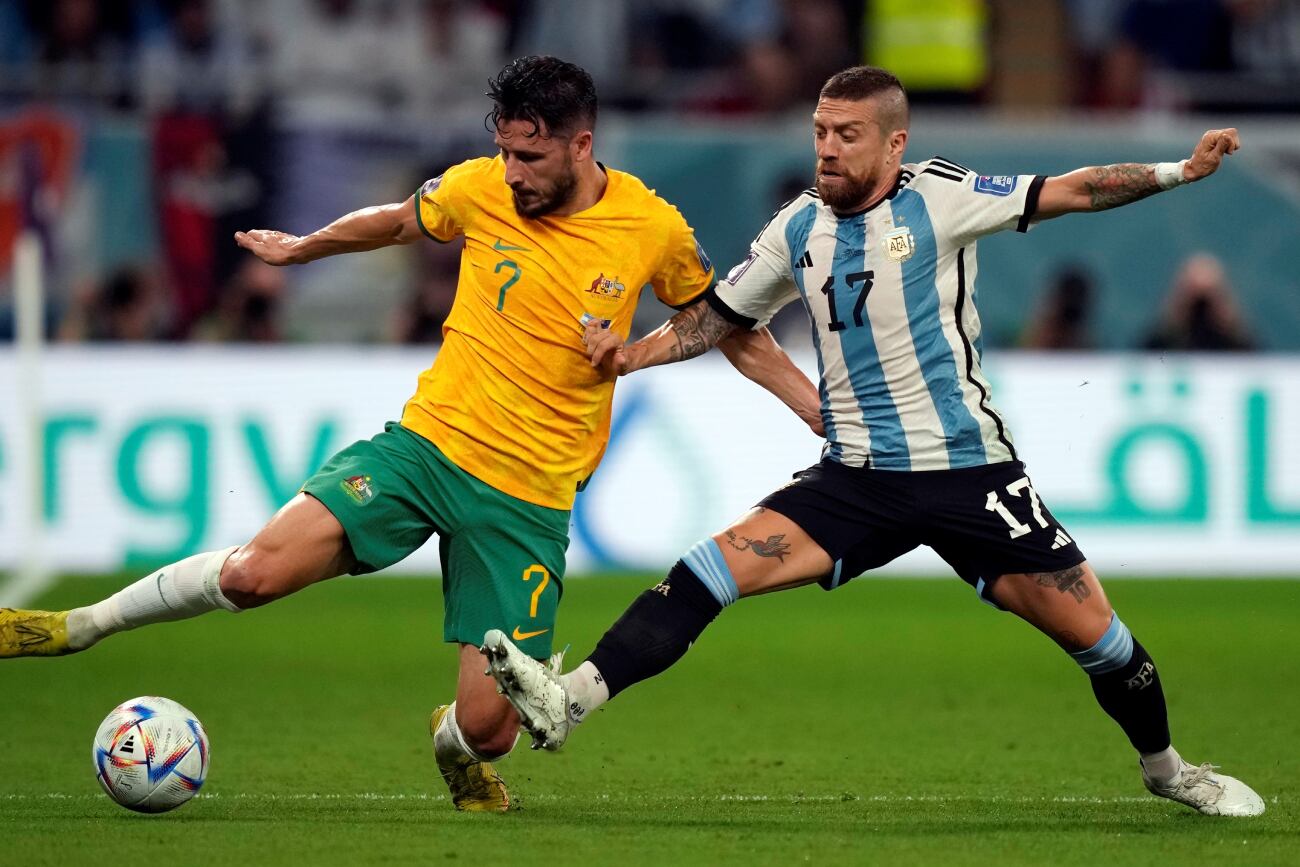 Papu Gómez se lesionó el tobillo en el partido ante Australia (AP)