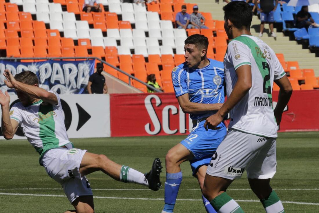 En Mendoza, Godoy Cruz se mide con Banfield. (@ClubGodoyCruz)