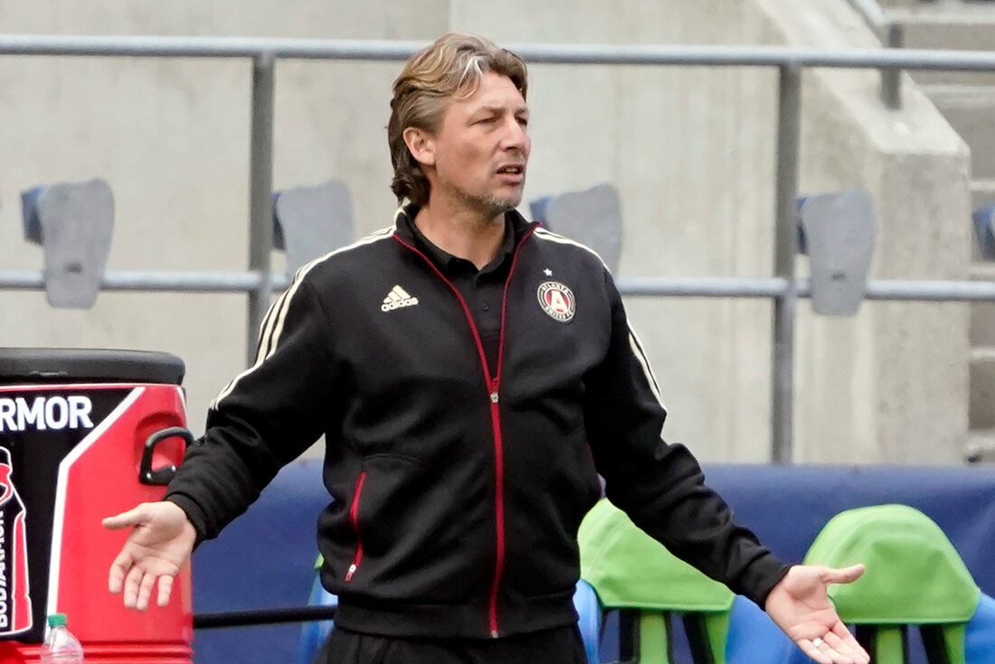 La campaña del "Gringo" Heinze en Atlanta fue con dos partidos padados; empató cuatro y perdió siete. (AP)