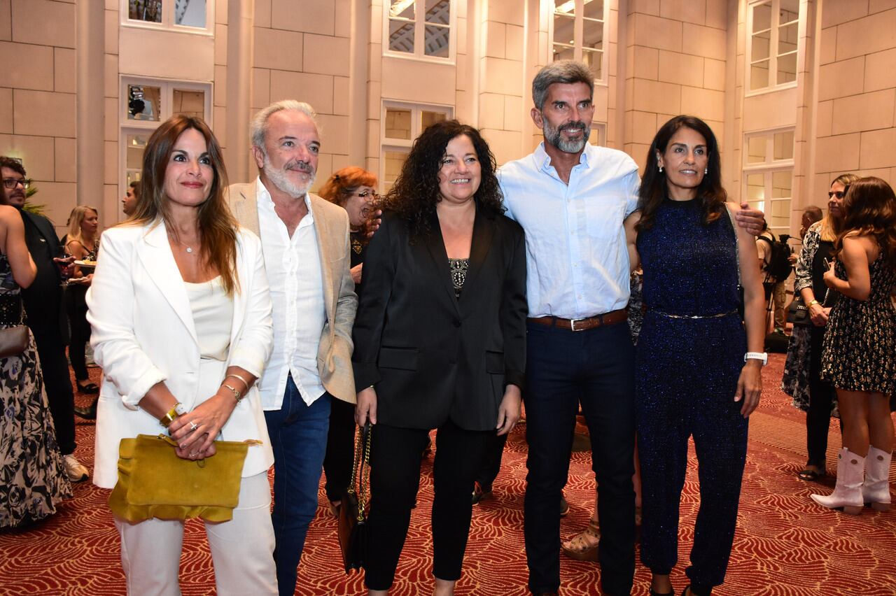 Avant premiere de “Papá al rescate”. Entre los funcionarios presentes también estuvo Nora Vicario, ministra de Turismo y Cultura de Mendoza. foto: Mariana Villa / Los Andes 