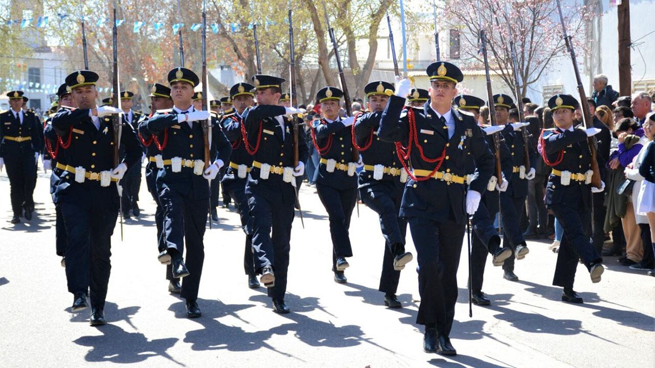 En una plaza departamental colmada, las autoridades presentes dieron inicio al cronograma oficial del 30 de Agosto y los festejos patronales en honor a Santa Rosa de Lima