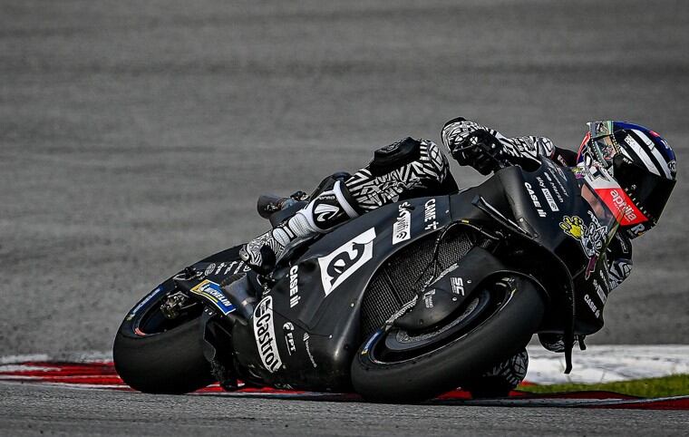 Aprilia con el 1-2 en los test de MotoGP en Sepang