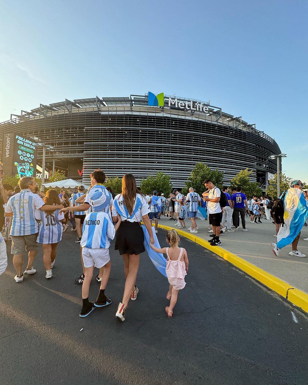 Pampita y sus postales alentando a la Selección Argentina en Nueva York