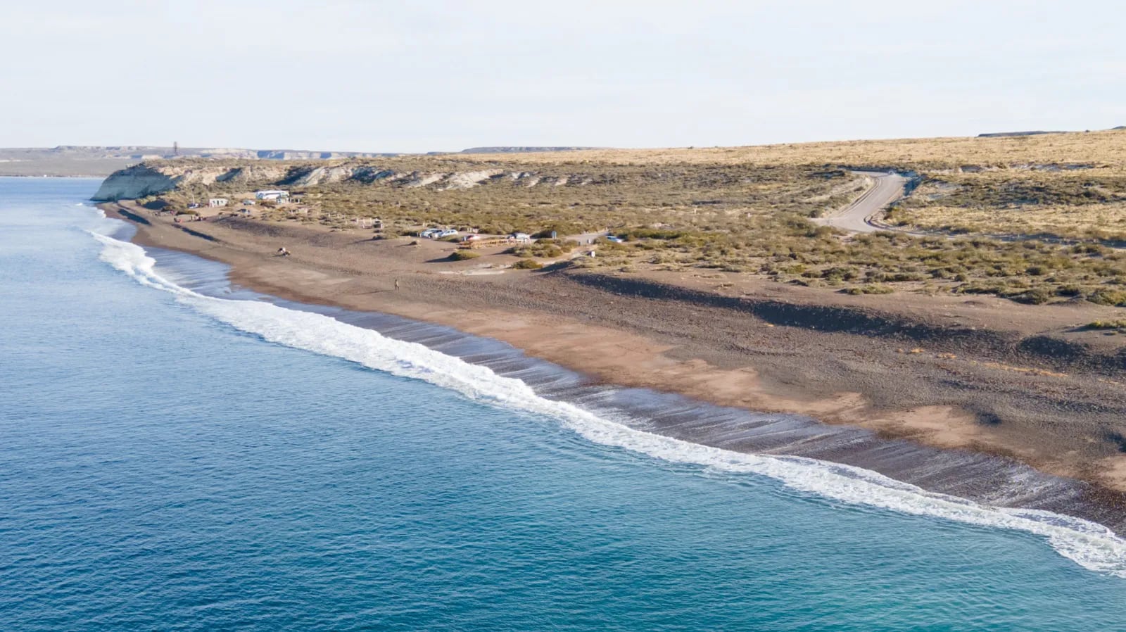 La playa El Doradillo queda en Puerto Madryn, a 13km del centro