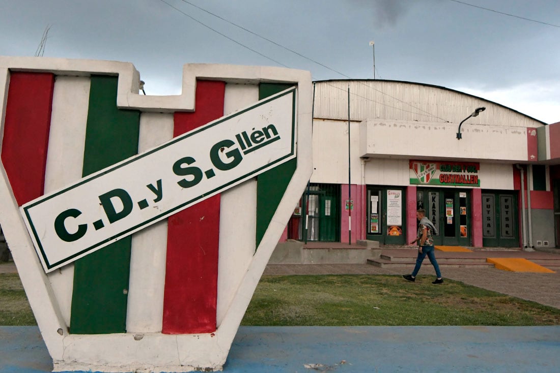 En el club Guaymallén (Rodeo de la Cruz) preparan un festejo e Navidad con DJ y cancha de fútbol acuático. Foto: Orlando Pelichotti / Los Andes.