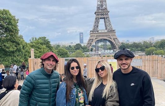 Zaira y Wanda Nara junto a sus parejas, en París, antes de que estallara el escándalo.