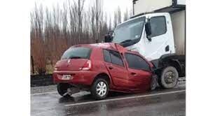 Así quedó el auto de los hermanos tras el accidente.