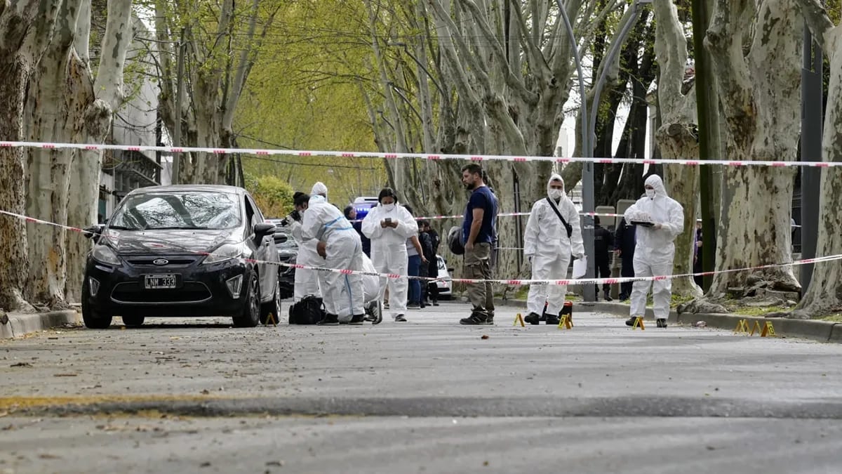 El fiscal que investiga el asesinato, Alejandro Ferlazzo, dijo "todos los disparos fueron dirigidos" al policía - Foto Rosario 3 