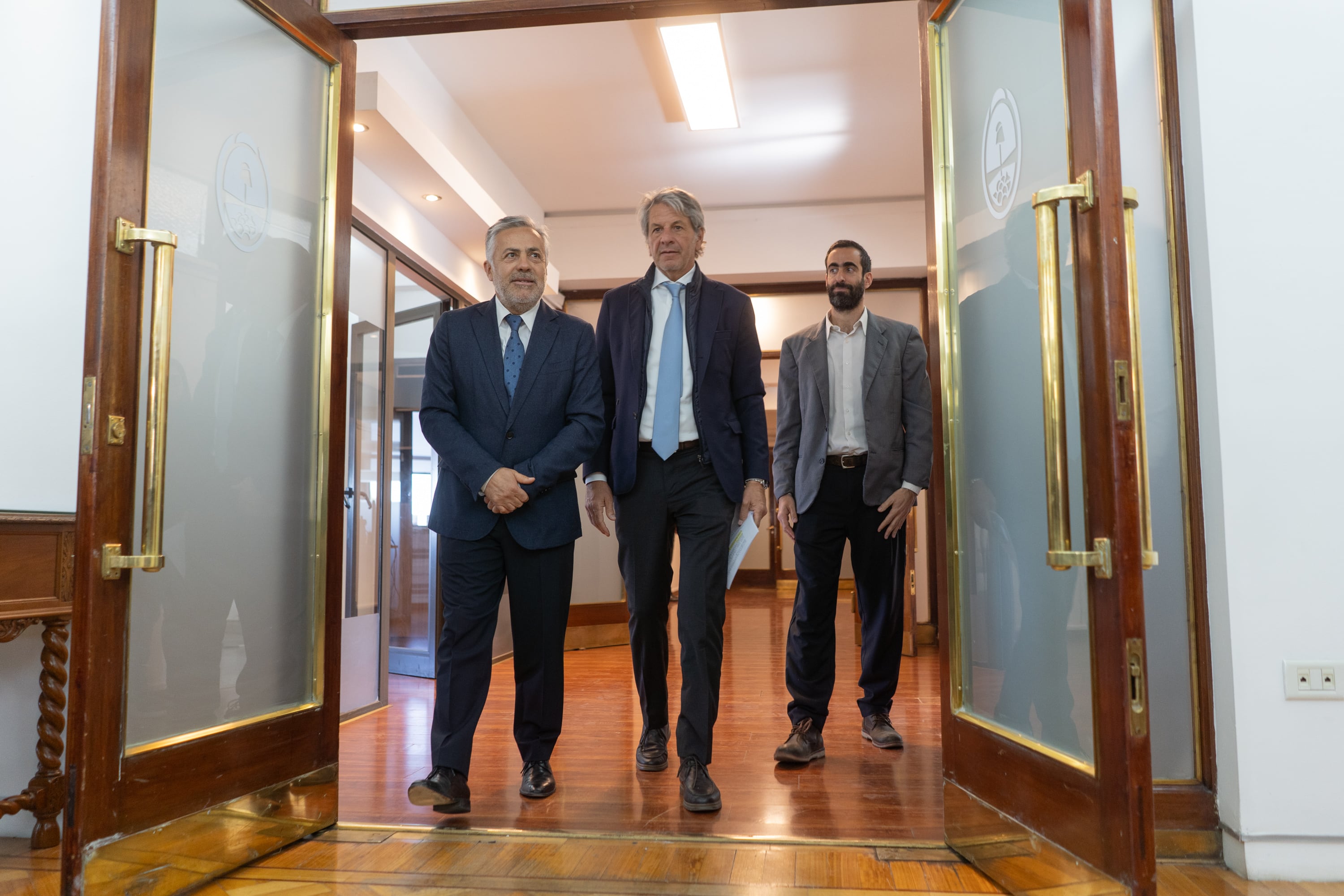 El gobernador Alfredo Cornejo, Juan Alberto Pazo, secretario de Industria y Desarrollo Productivo de la Nación, y Víctor Fayad, ministro de Hacienda de la provincia.